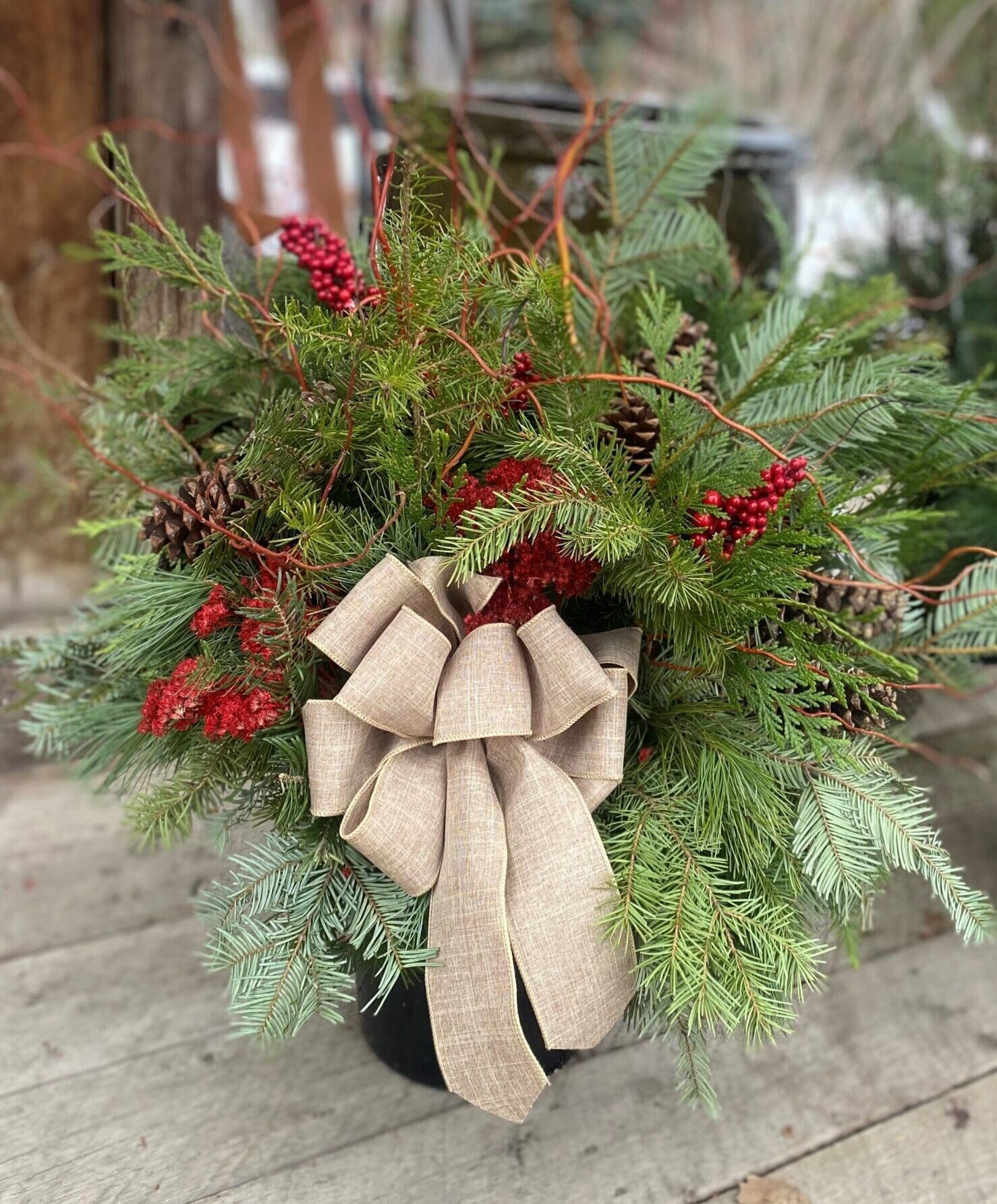 natural-winter-container-arrangement-workshop-in-winter